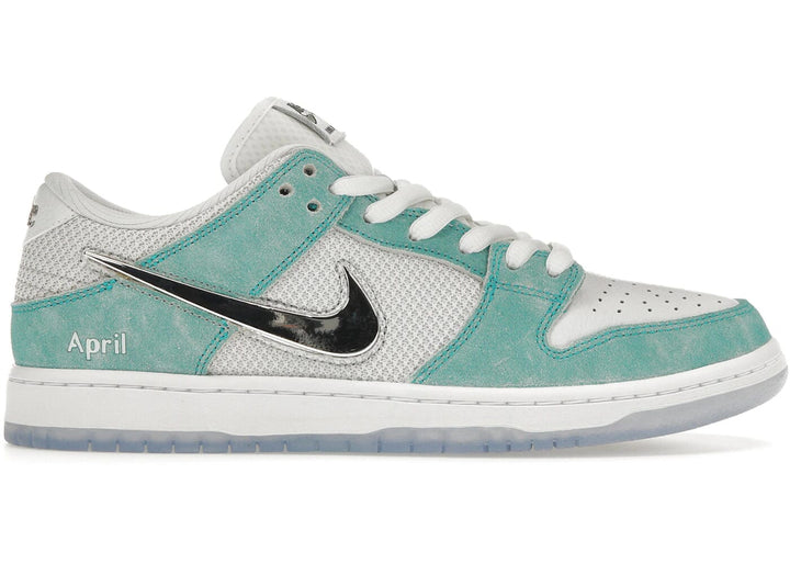 Nike SB Dunk Low